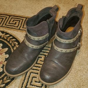 EUC Mossimo‎ Supply Co 7.5 brown ankle boots